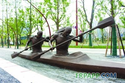 皮劃艇項(xiàng)目雕塑。